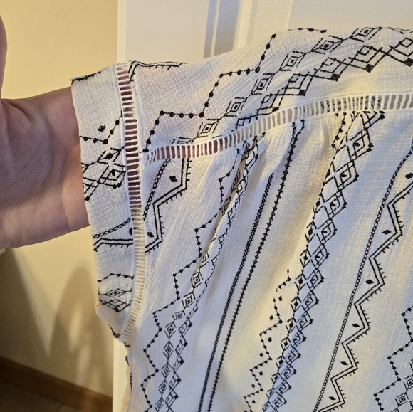 Blu Pepper Womans Top - Picture 5 of 5